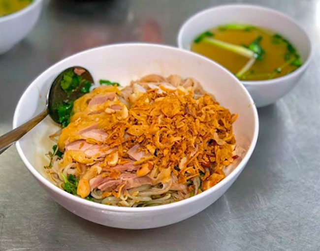 Phở trộn gà