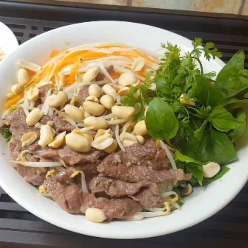 Phở trộn bò